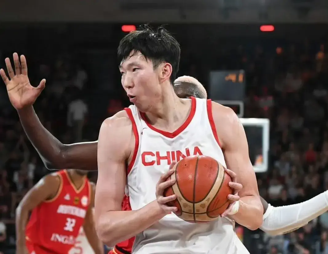 曾凡博确定无缘亚洲杯，周琦也没有新消息，杨瀚森归队成必然选择