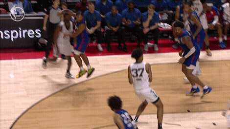 WNBA全明星正赛玩得热闹！NBA夏联球员合同之争战得火爆！
