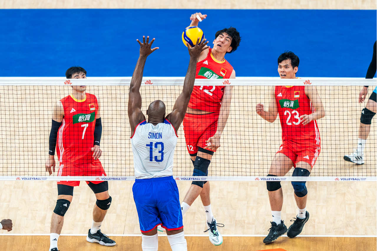 3-2！中国男排战胜古巴 赢球关键找到了 王滨40扣 江川13分 再传好消息