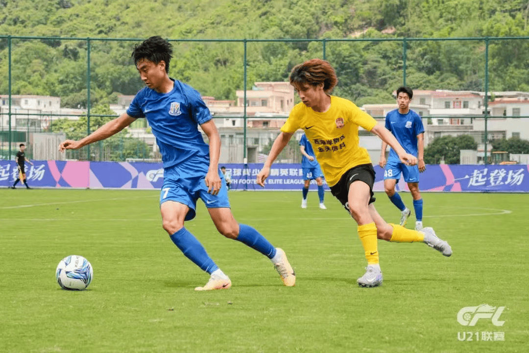 德转：上海申花U21球员闫奕涵加盟大连英博，转会费20万元