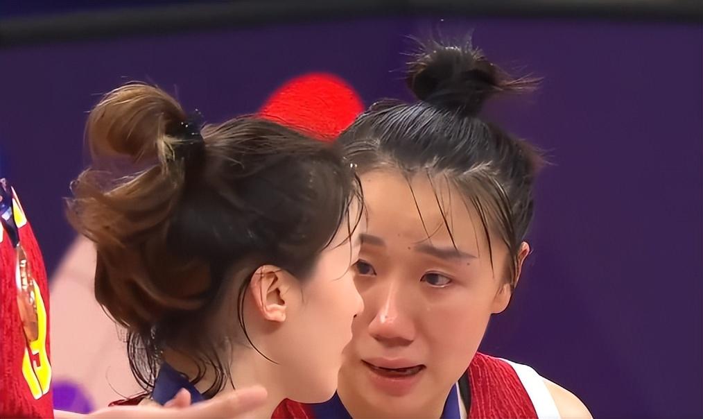 女篮铜牌创26年最差：多人流下不甘泪水 宫鲁鸣为亚洲杯打及格