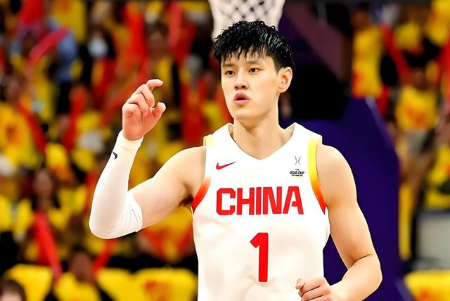 中国男篮：曾凡博无缘2025年亚洲杯