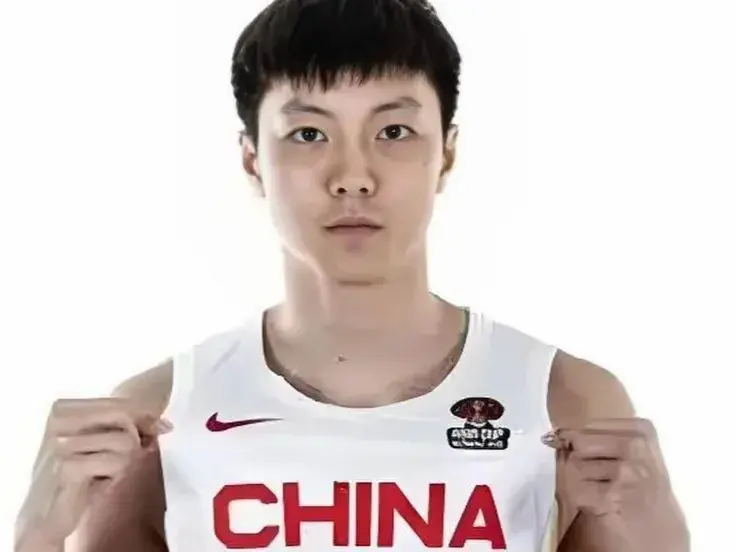 随着杨瀚森回归曾凡博缺阵 中国男篮亚洲杯主力这5人 杨瀚森不是第1