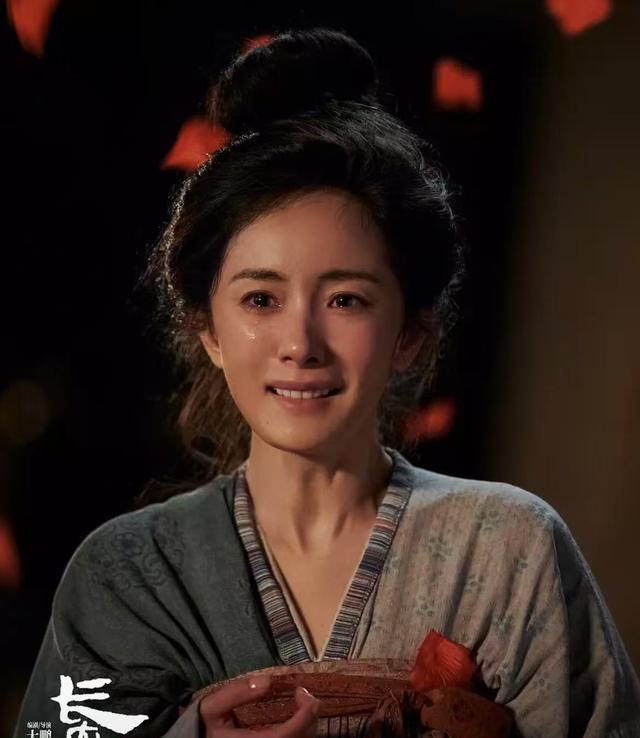 同样演“李善德妻子”，39岁杨幂与28岁代露娃，演出不同风格