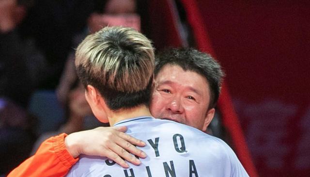 2-0夺冠！中国队终于赢了，10年，等了整整10年，这一刻等得太久