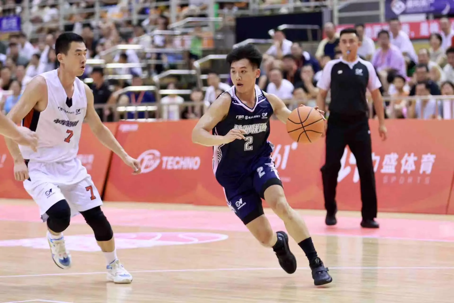 株洲“厂BA”八强争霸赛激战正酣