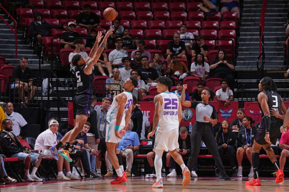 首夺夏联冠军！NBA战报：黄蜂拒绝国王18分逆转 4号秀21分率队6胜0负