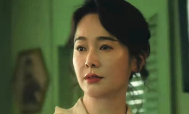少妇感碾压少女感！《扫毒风暴》2个毒枭千金，左小青出场就赢了