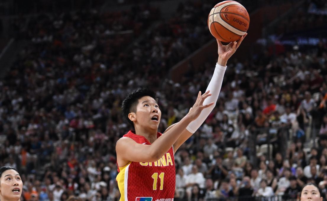 中国女篮丢冠后面临大换血！多名国手恐离队，李缘成新核心？