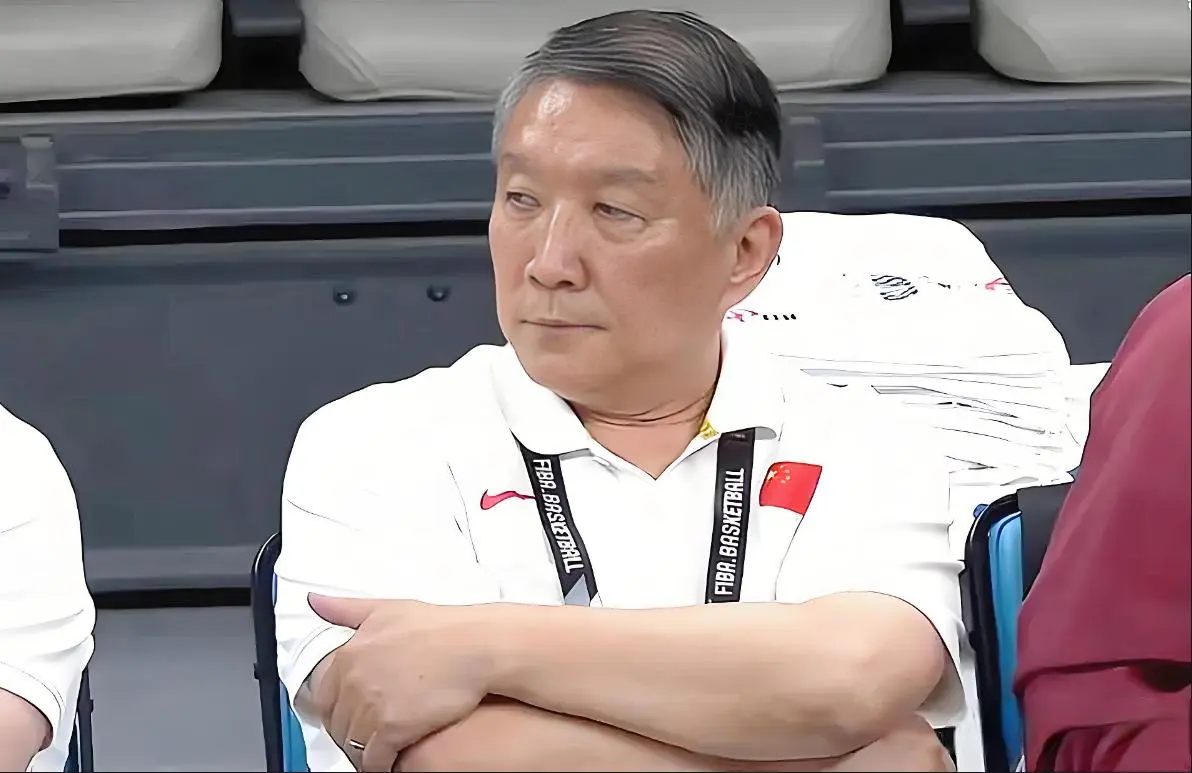 亚洲杯季军之痛后，女篮该换帅重来还是深耕训练提战力？