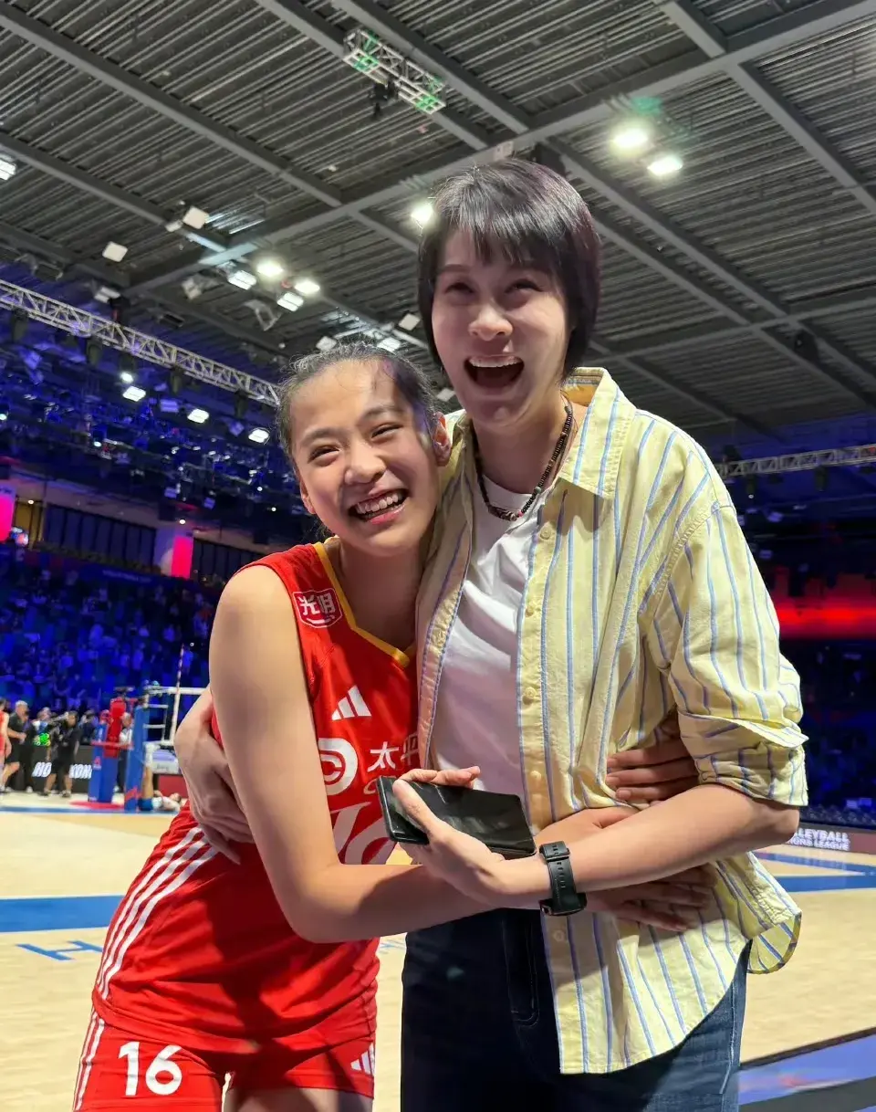 中国女排距世界强队仅一步之遥，强攻已配合熟练，快攻还没打出来