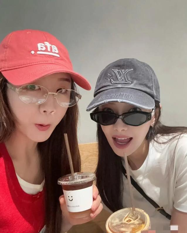 陈梦宋茜北京街头喝奶茶，跨圈友谊羡煞旁人，她俩咋这么熟？