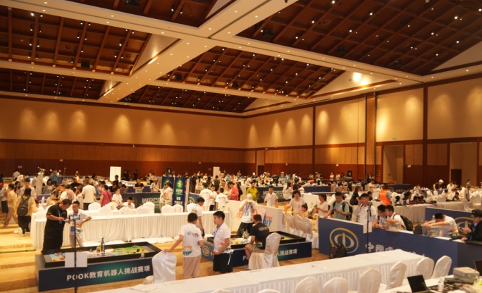 近万名选手参赛 2025世界机器人大赛三亚锦标赛开幕