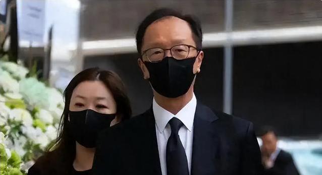 奥运冠军嫁大26岁高官，23年恩爱不减，平淡日子藏幸福秘诀