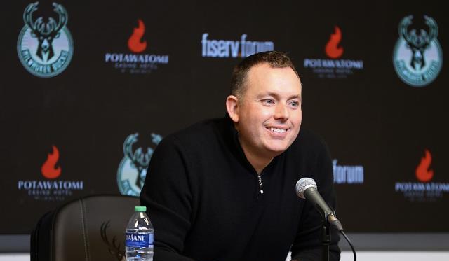 NBA最神队，8笔运作大赚！联盟不查？球员自己亏600万帮他们引援