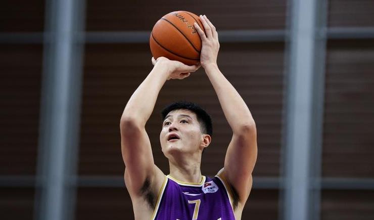 签约达成！老将俞长栋加盟宁波男篮，上赛季场均仅拿1.4分