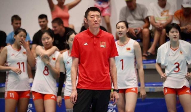 中国队3-0又赢了,淘汰赛对手随之敲定!单局17-24逆转,开心庆祝