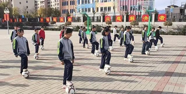 大同7校踢进全国榜，特殊学生也上场，足球热潮席卷校园