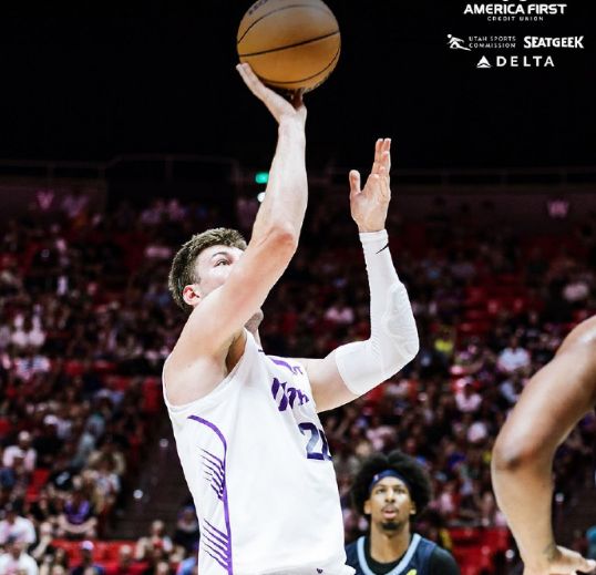 NBA夏联战报：灰熊绝平球踩线遭爵士17分逆转 5号秀18分森萨博37分