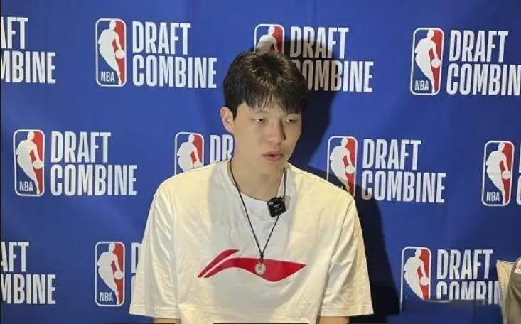 20岁的杨瀚森，对比同年龄的姚明、易建联怎么样？球迷称完爆周琦
