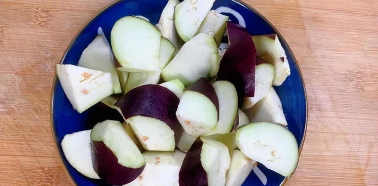 茄子和它天生一对，知道的人不多！三天两头炒一盘，营养又解馋！