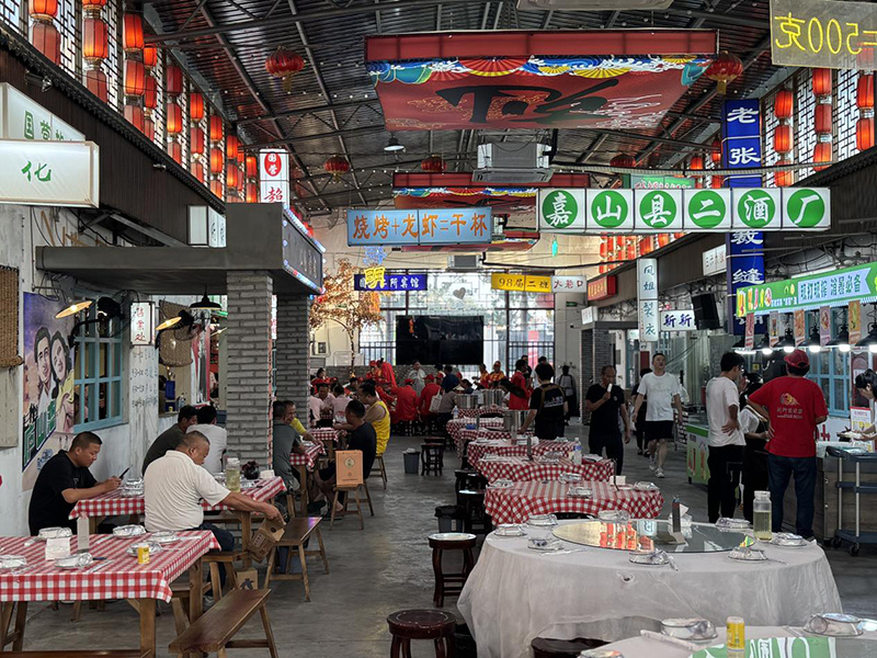 剋街夜市。 人民网 吕欢欢摄