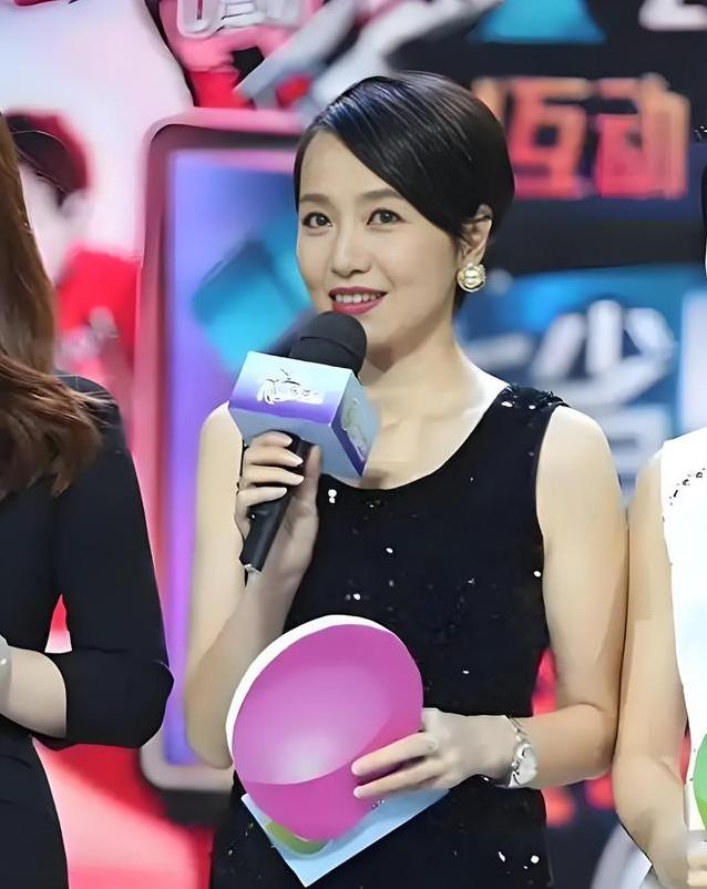 23年风靡广东体育台，50岁果断退休陪女，她的选择让人泪目