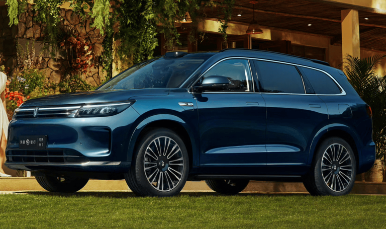 问界M7新款谍照流出，车身加长轴距升级，纯电续航有望达300km采购|汽车产业|汽车配件|机加工蚂蚁智酷企业交流社群中心