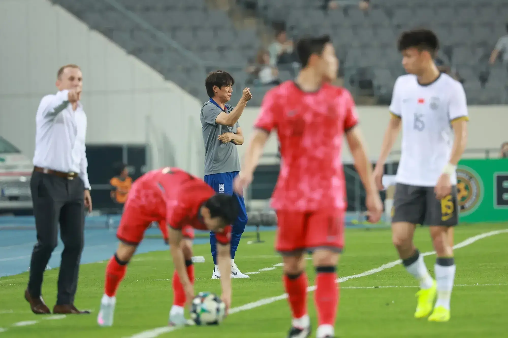 随着日本6-1中国香港，东亚杯最新积分榜出炉，国足暂列第3！