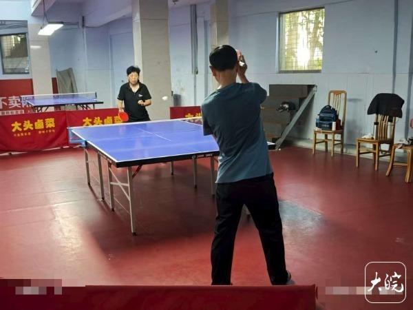 合肥一家面馆内设免费乒乓球室老板吐露心声：与自身经历有关
