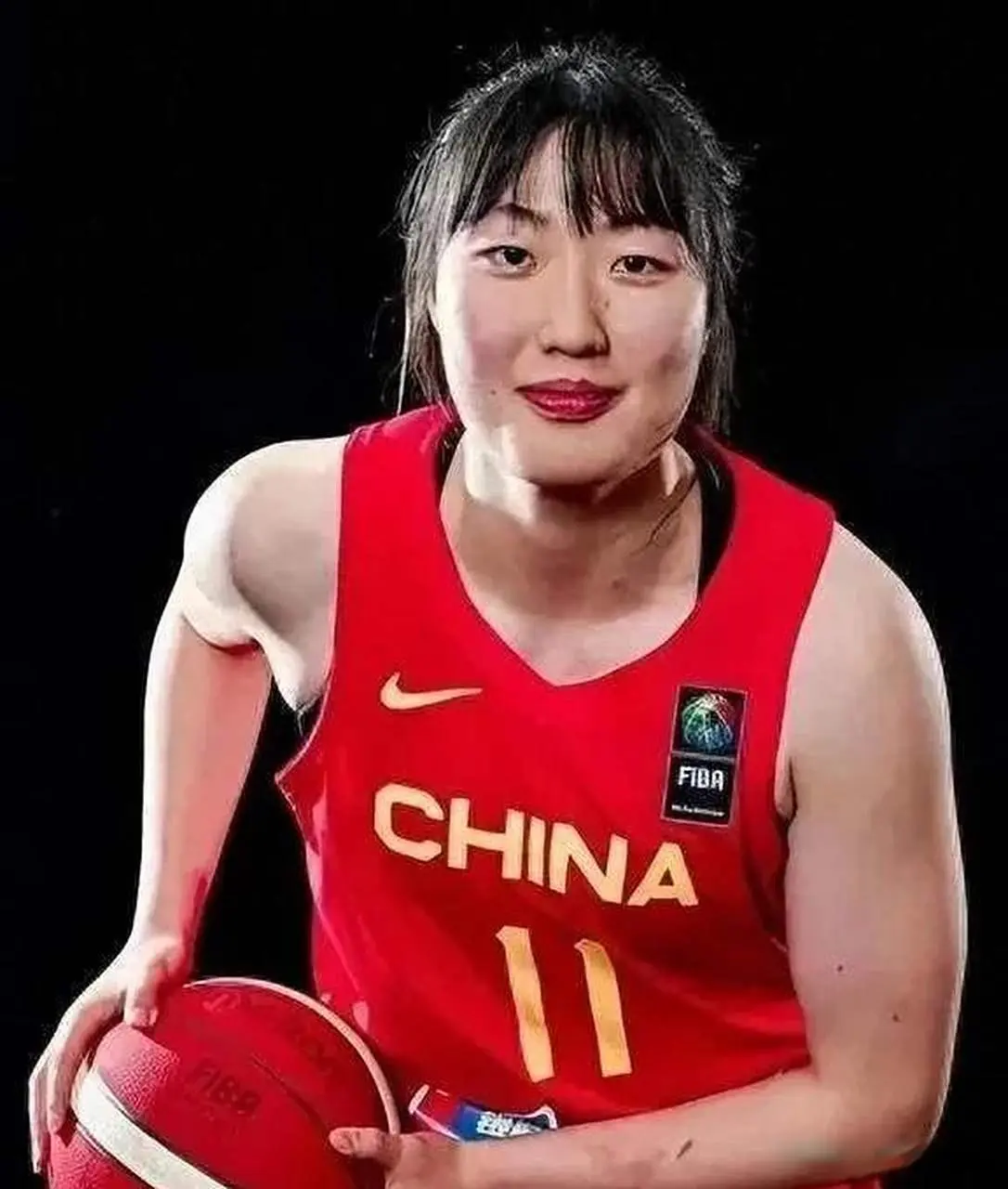 大逆转！中国73-69澳大利亚，不是杨舒予，本场赢球最大功臣是她