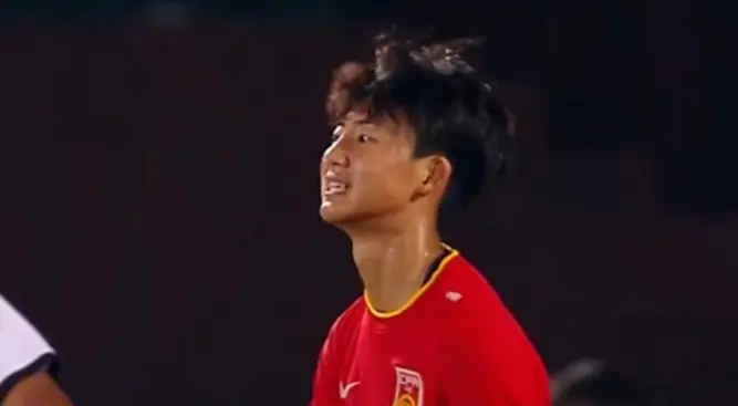 2:1 逆转强敌！“足球小将” 闪耀赛场，中国足球青训未来可期