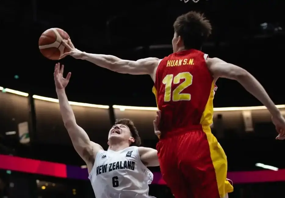 身高2.13米！2场10帽 杨瀚森后又一能冲NBA中国球员？
