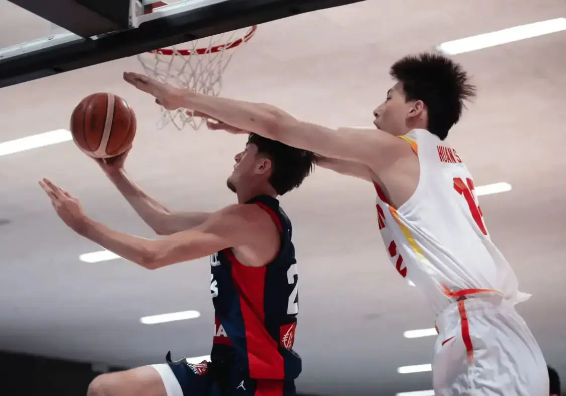 去年还被FIBA评为超新星！今世界杯场均2.6+2，郇斯枫泯然众人？