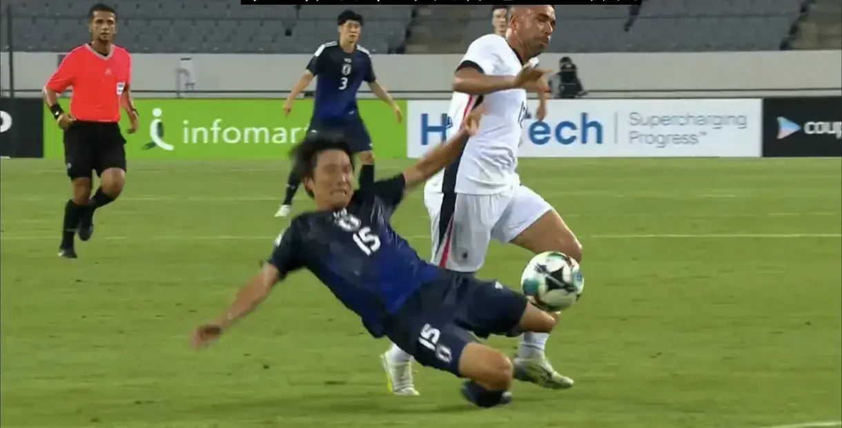 东亚杯积分榜，神锋大四喜，日本踢疯了，半场5:0，国足避免垫底