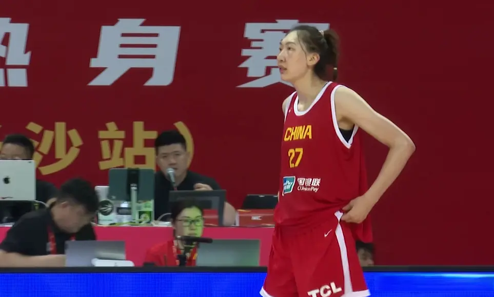没有张子宇，女篮也能行！宫鲁鸣用狠招，强势逆转澳洲，小杨爆发