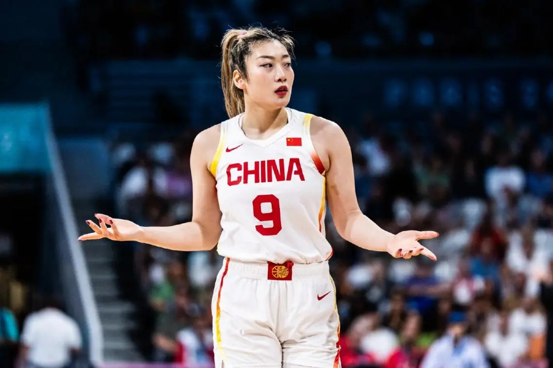 没有李梦照样赢球！宫鲁鸣计谋得逞，替身6战76分成女篮得分王