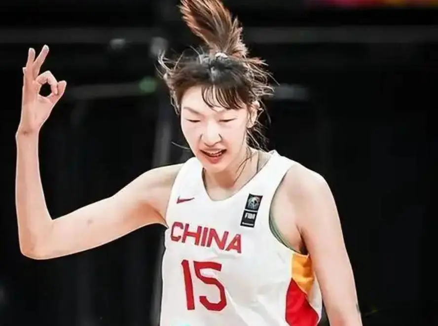 大逆转！中国73-69澳大利亚，不是杨舒予，本场赢球最大功臣是她