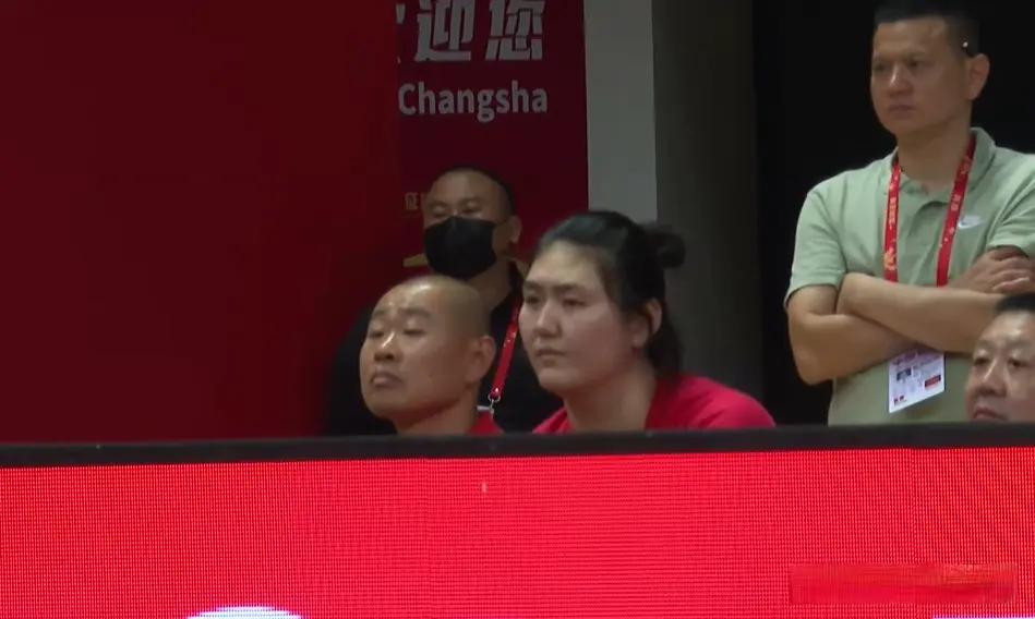 没有张子宇，女篮也能行！宫鲁鸣用狠招，强势逆转澳洲，小杨爆发