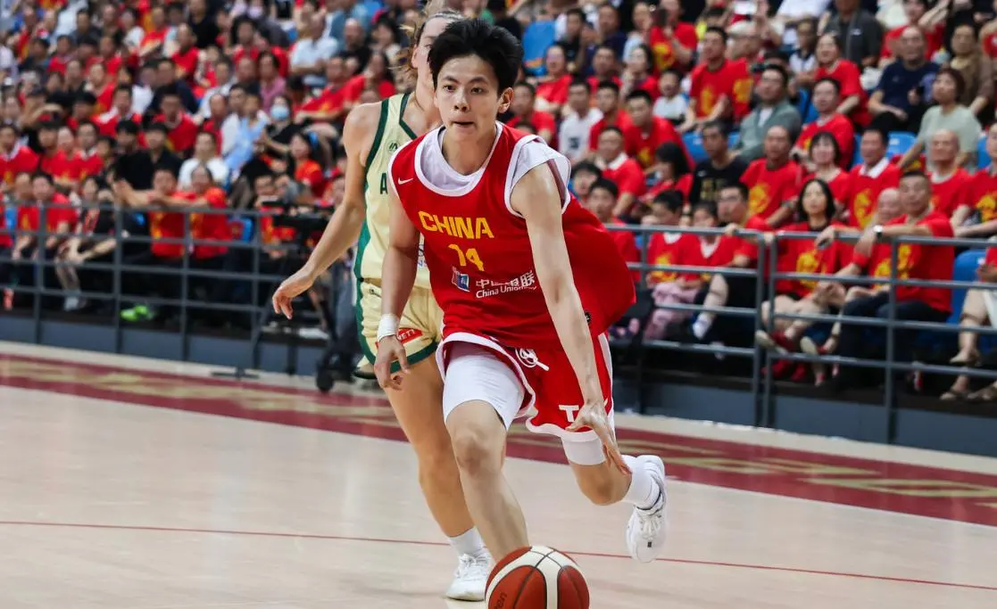 没有李梦照样赢球！宫鲁鸣计谋得逞，替身6战76分成女篮得分王