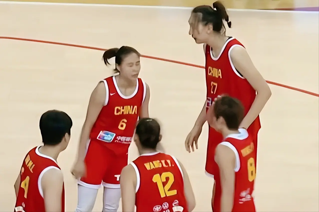 杨舒予罗欣棫联手拿27分合理弥补李梦空缺，女篮成功复仇澳大利亚