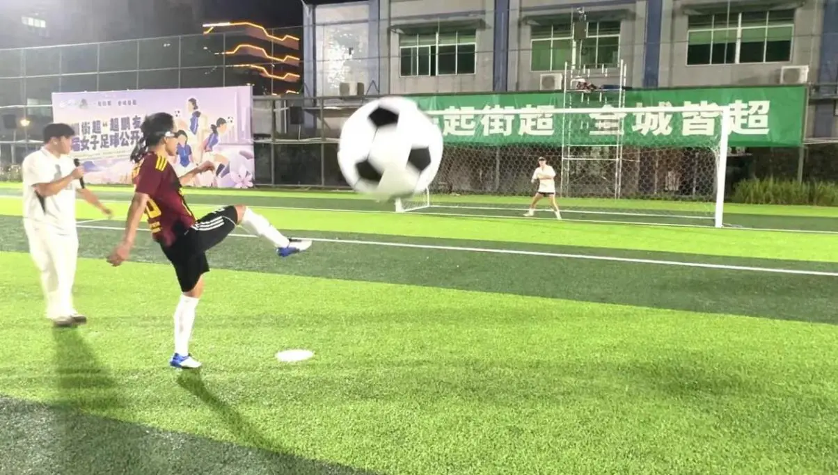 深圳街超出圈，“小足球”转动“大治理”