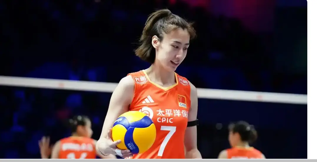 官宣！中国女排最新参赛名单公布，当家球星缺席，2位新人落选