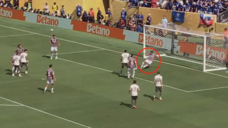 40岁传奇含泪告别世俱杯！门线解围 避免0-3惨案 对手集体致敬