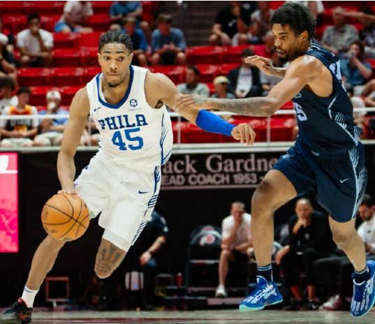 NBA夏联战报：76人1分险胜灰熊获首胜 明茨26分献关键5分逆转