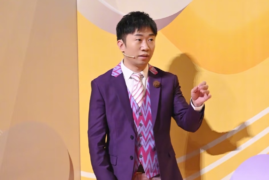 杨迪回应 do 脸争议：运动让我颜值逆袭，没动刀！
