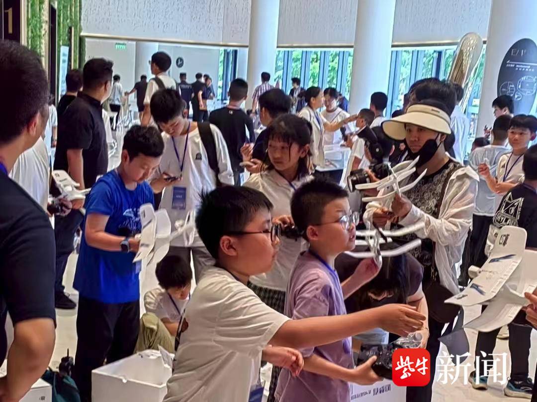 江苏省青少年航空模型锦标赛，镇江中山路小学2金1铜创历史