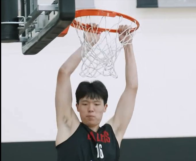 杨瀚森出征夏季联赛！训练视频曝光：扮演战术核心+轻松空接