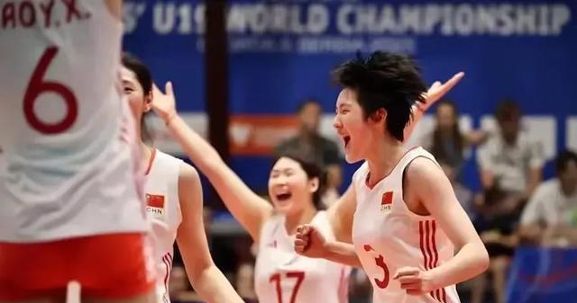 3：2！U19女排险胜塞尔维亚，世锦八强！黄悦鑫25分，袁志遭质疑！