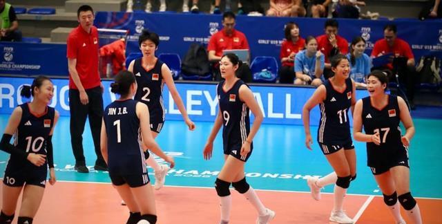 U19女排世锦赛八强出炉：中国队逆转东道主，与土耳其争夺四强
